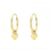 Gold plated oorringen met hanger, klein hartje
