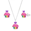Set van zilveren oorstekers en ketting, kleurige cupcake met paars hartje