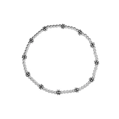 Zilveren armband met bewerkte kralen