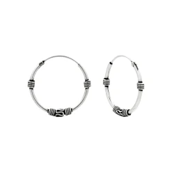 Zilveren Bali hoops drie versieringen, 20 mm