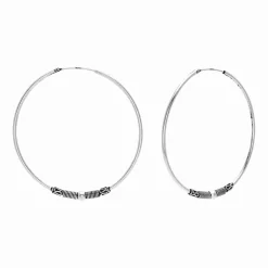 Zilveren oorringen, 50 mm Bali hoops met spiraaltjes, gedraaide band en bolletje