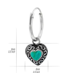Zilveren oorringen met hanger, bewerkt hart met turquoise steen
