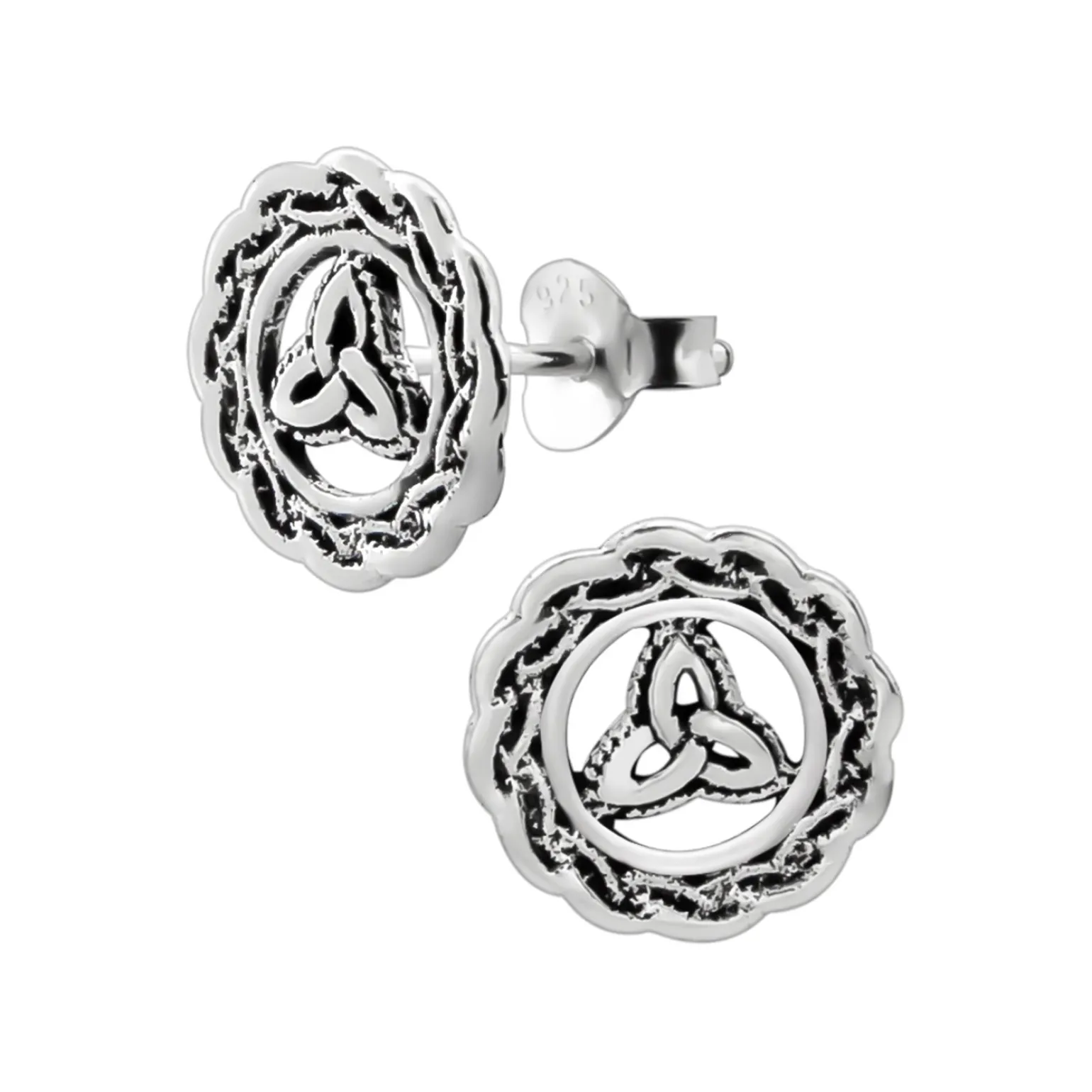 Zilveren oorstekers, bewerkte cirkel met triquetra