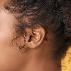 Zilveren oorstekers, bliksemschicht in regenboogkleuren