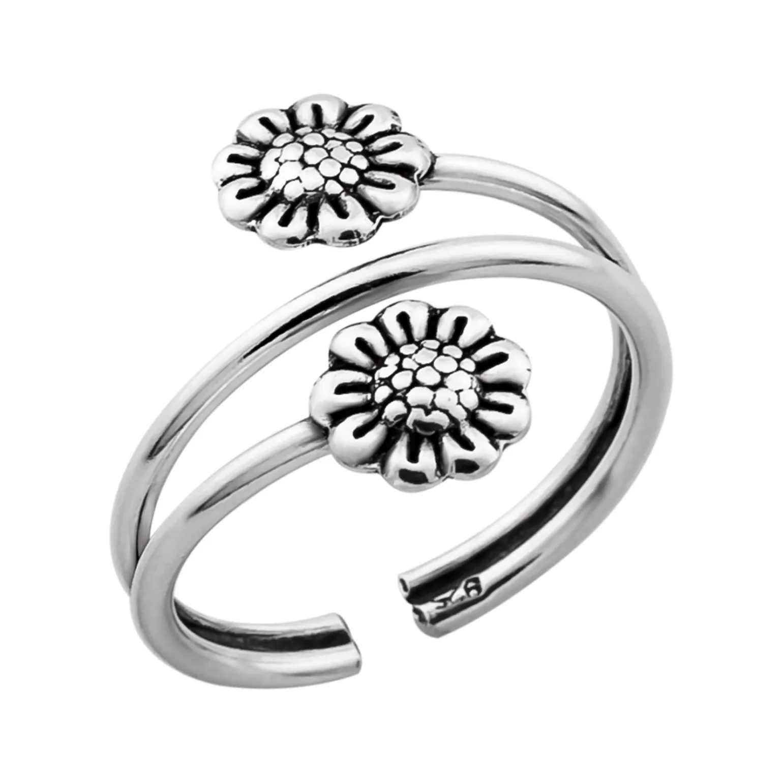 Zilveren teenring, drie banden en bloemetjes