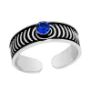 Zilveren teenring, geoxideerde bewerkte band met capri blue kristal